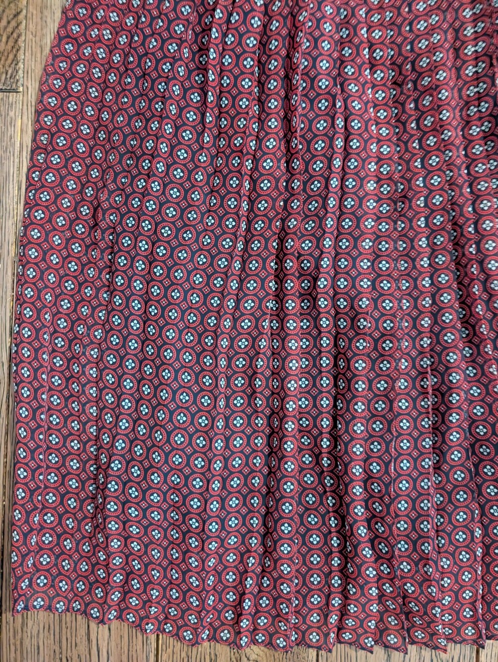 Banana Republic Pleated Midi Skirt - Picture 4 of 8